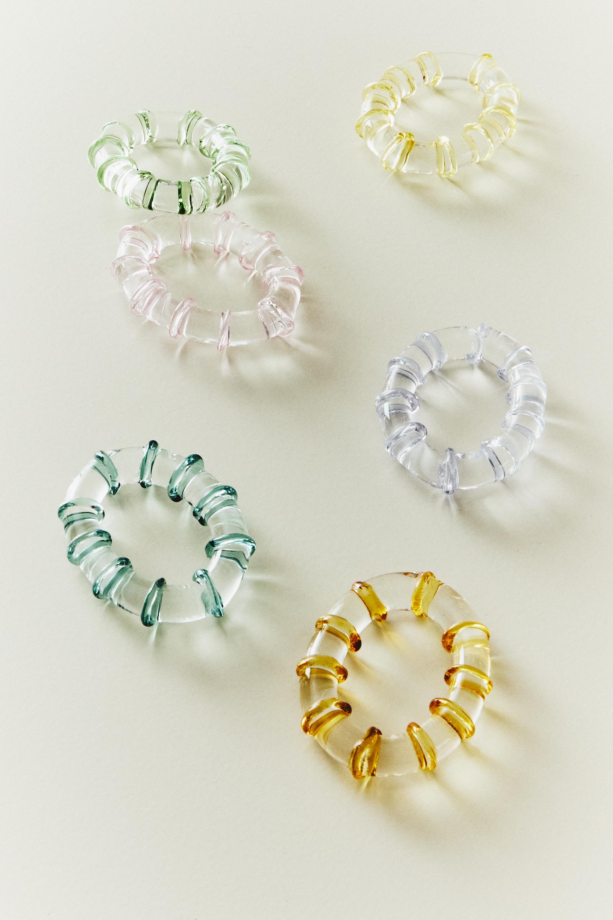 SET OF GLASS NAPKIN RINGS (SET OF 6)